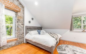 rooms at lake chelan stone house